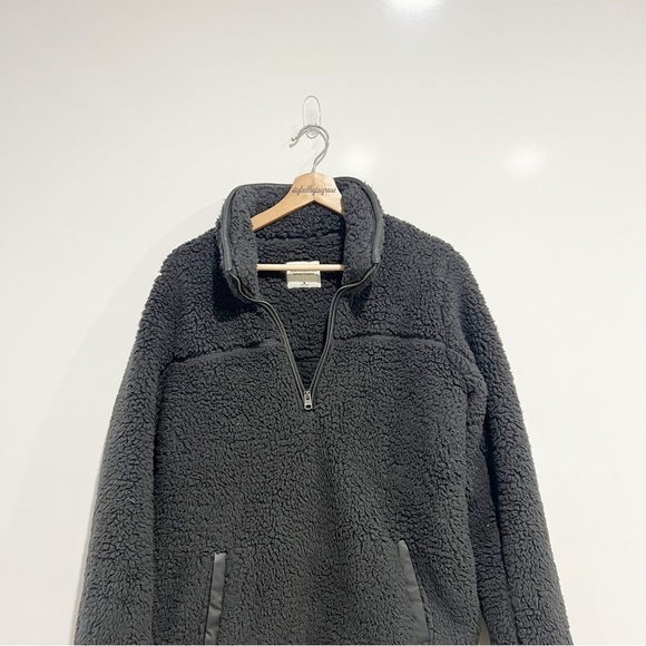 Abercrombie & Fitch Sherpa Half Zip Leather Trim Sweatshirt - Picture 7 of 11